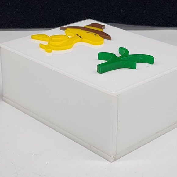 Handmade White Acrylic Trinket Peanuts Woodstock Vintage 4"x5" - Picture 6 of 9